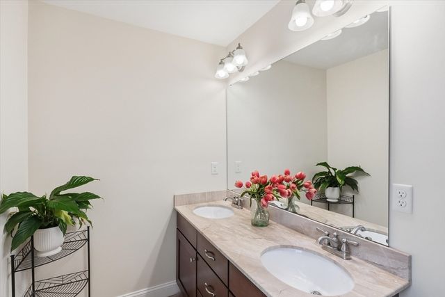 2B Gates Lane B, Wakefield, MA 01880