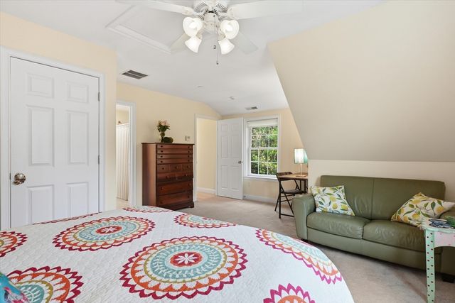 2B Gates Lane B, Wakefield, MA 01880