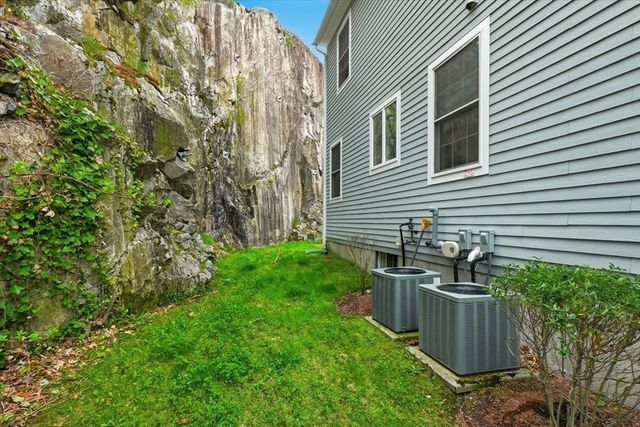 2B Gates Lane B, Wakefield, MA 01880