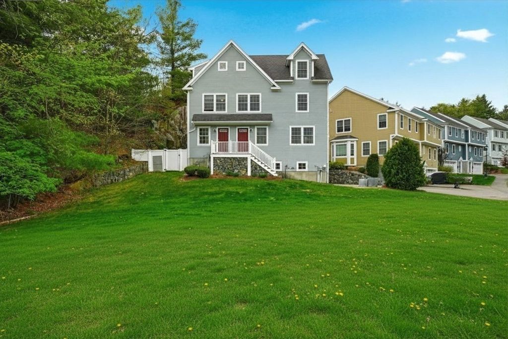 2B Gates Lane B, Wakefield, MA 01880