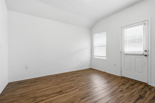 10525 Steinbeck DR, Austin, TX 78747