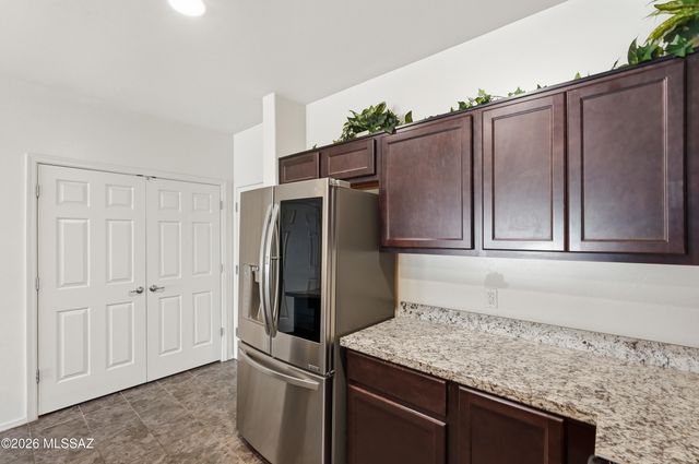 4162 N Thurston Ln Unit 100, Tucson, AZ 85705