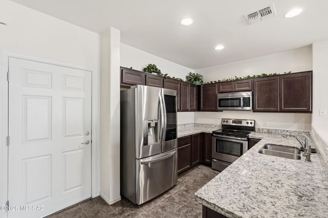 4162 N Thurston Ln Unit 100, Tucson, AZ 85705