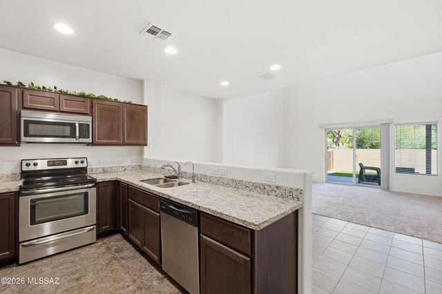 4162 N Thurston Ln Unit 100, Tucson, AZ 85705