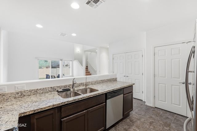 4162 N Thurston Ln Unit 100, Tucson, AZ 85705