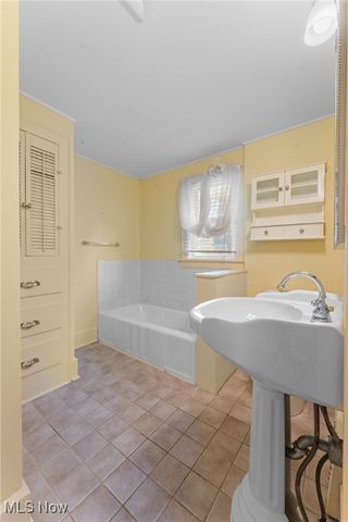 406 Hower Street NE, North Canton, OH 44720