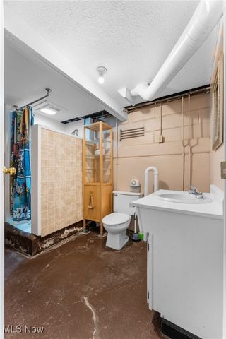 406 Hower Street NE, North Canton, OH 44720