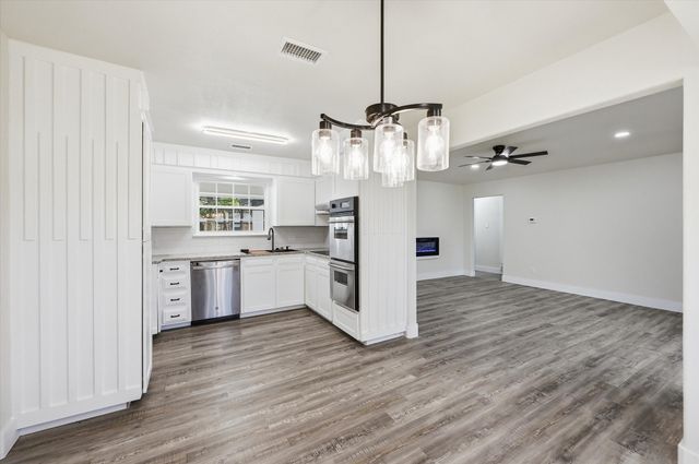 2804 Bent Tree Lane, Arlington, TX 76016