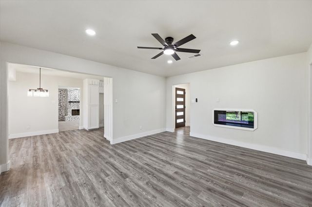 2804 Bent Tree Lane, Arlington, TX 76016