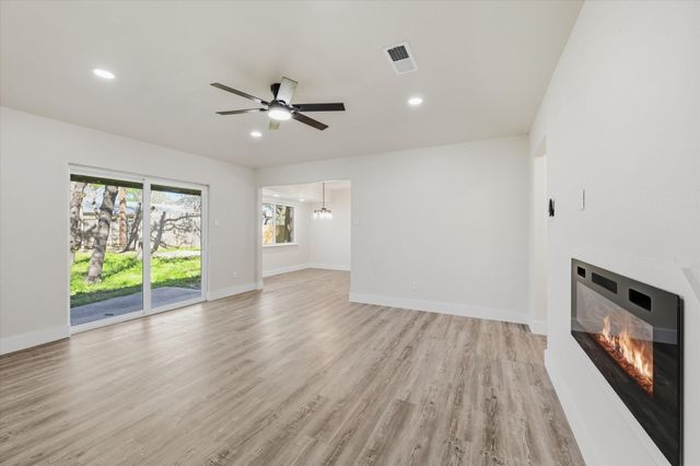 2804 Bent Tree Lane, Arlington, TX 76016