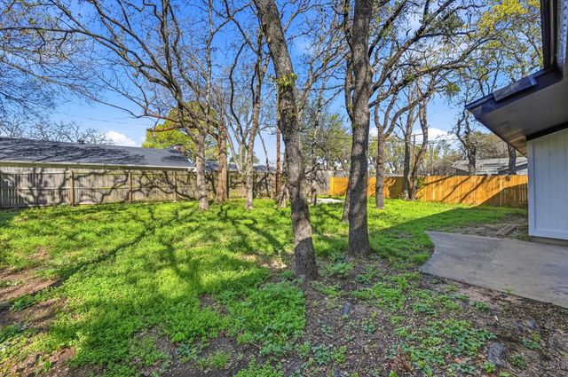 2804 Bent Tree Lane, Arlington, TX 76016