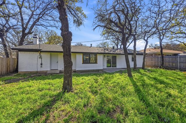 2804 Bent Tree Lane, Arlington, TX 76016