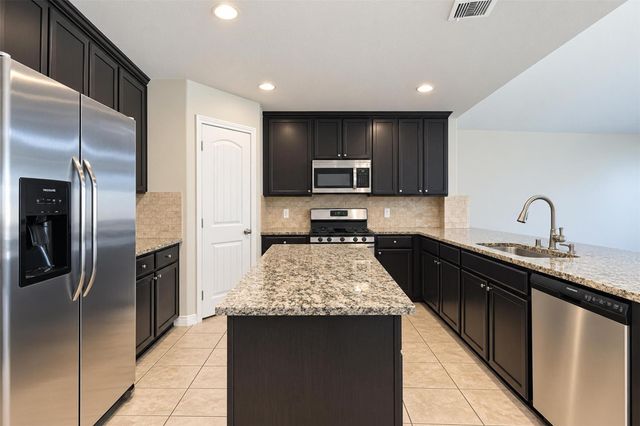 8126 Carillon Way, Rosharon, TX 77583