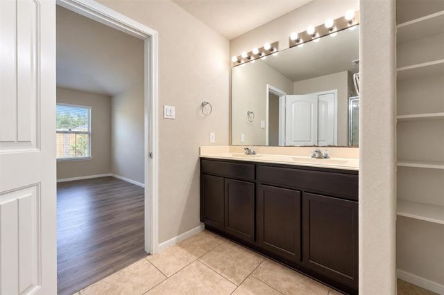 8126 Carillon Way, Rosharon, TX 77583