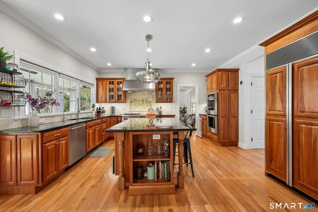 3E East Lake Road, Danbury, CT 06811