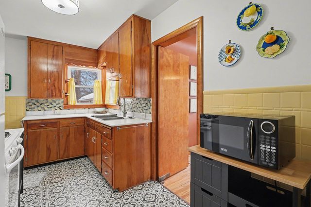 905 N Dewitt Street, Bay City, MI 48706