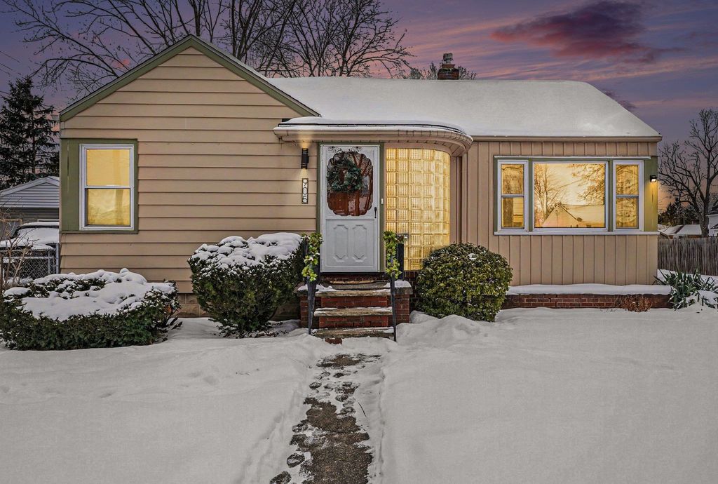 905 N Dewitt Street, Bay City, MI 48706