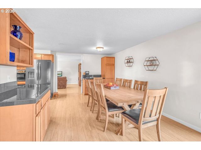 1380 Se 64TH Ct, Hillsboro, OR 97123