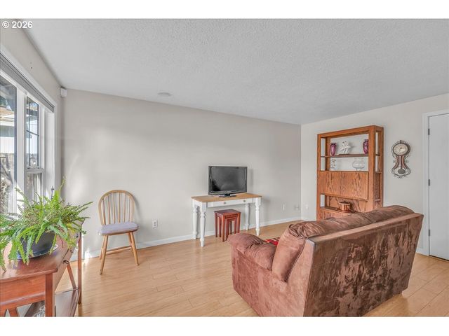 1380 Se 64TH Ct, Hillsboro, OR 97123