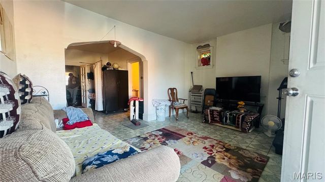 4176 Newport Court, St Louis, MO 63116