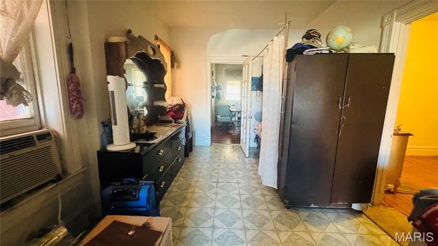 4176 Newport Court, St Louis, MO 63116