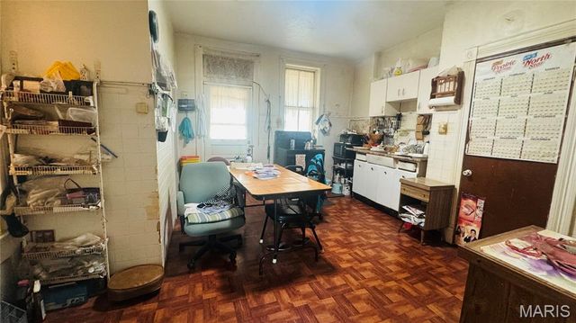 4176 Newport Court, St Louis, MO 63116