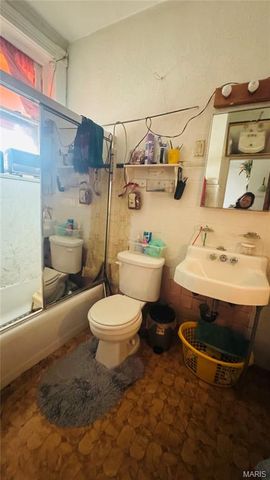 4176 Newport Court, St Louis, MO 63116