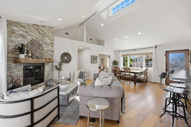343 Palm, Coronado, CA 92118