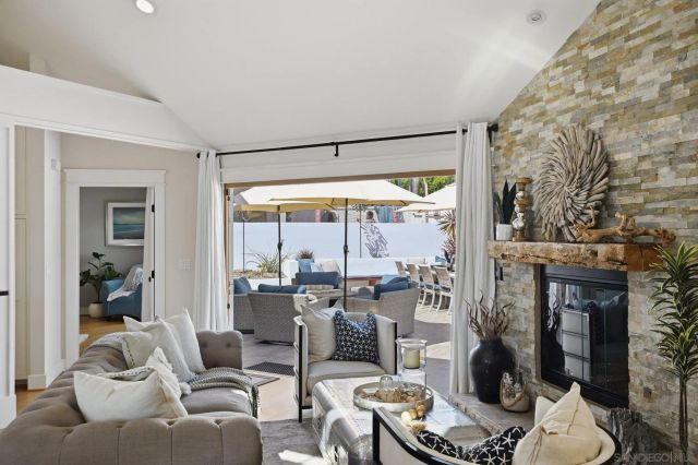 343 Palm, Coronado, CA 92118