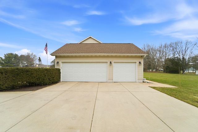 875 N High Meadow Court, Valparaiso, IN 46383