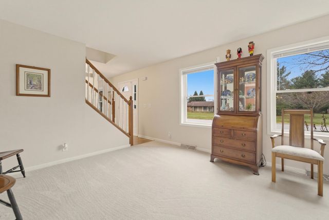 875 N High Meadow Court, Valparaiso, IN 46383