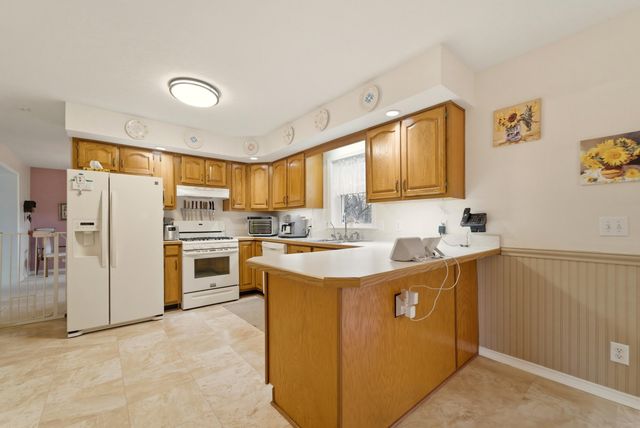 875 N High Meadow Court, Valparaiso, IN 46383