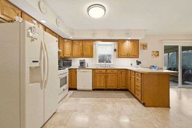 875 N High Meadow Court, Valparaiso, IN 46383