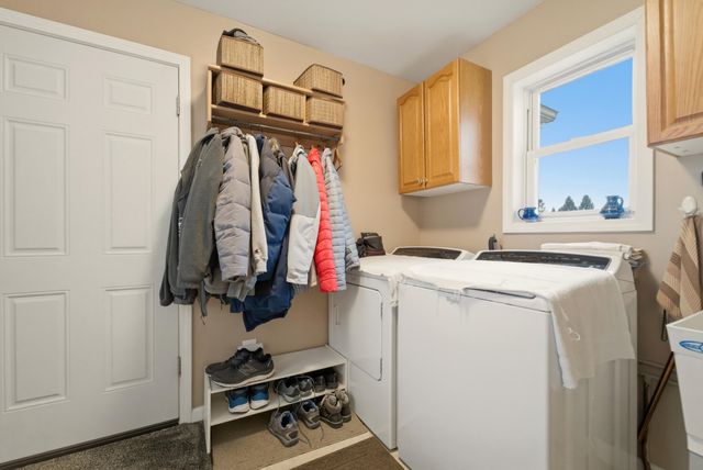 875 N High Meadow Court, Valparaiso, IN 46383