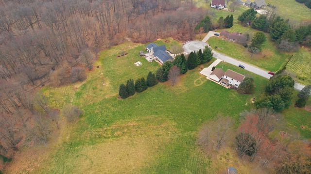 875 N High Meadow Court, Valparaiso, IN 46383