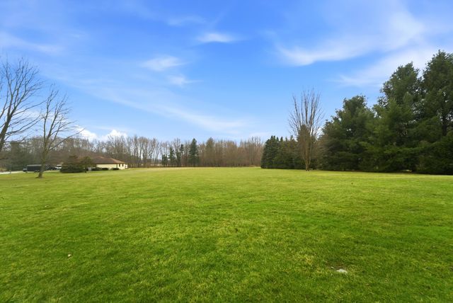 875 N High Meadow Court, Valparaiso, IN 46383