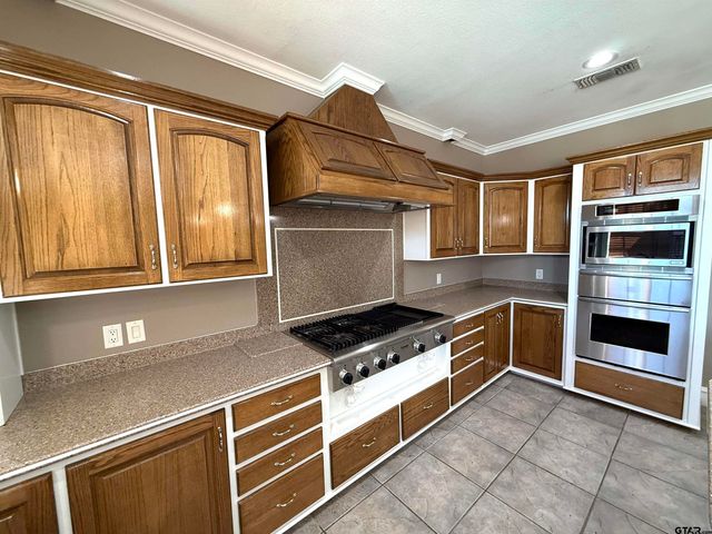 890 County Road 3240, Mt Pleasant, TX 75455