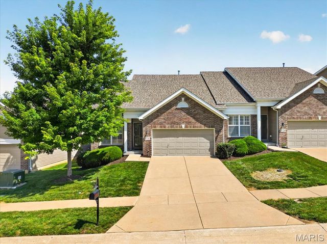1731 Preston Centre Drive, Fenton, MO 63026
