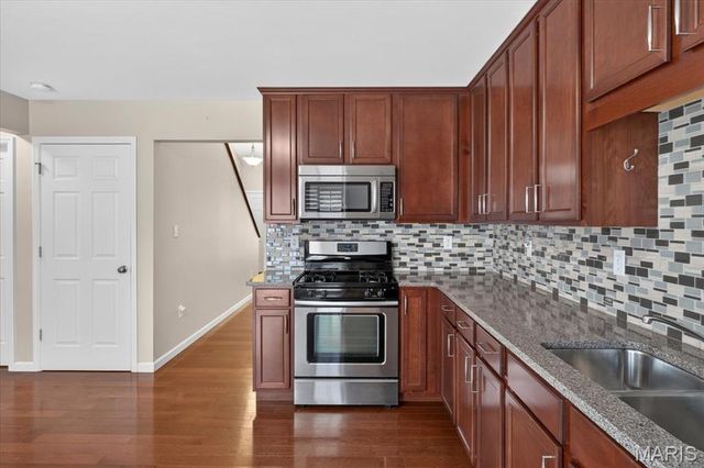 1731 Preston Centre Drive, Fenton, MO 63026