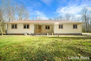 468 N Green Creek Road, Laketon Twp, MI 49445