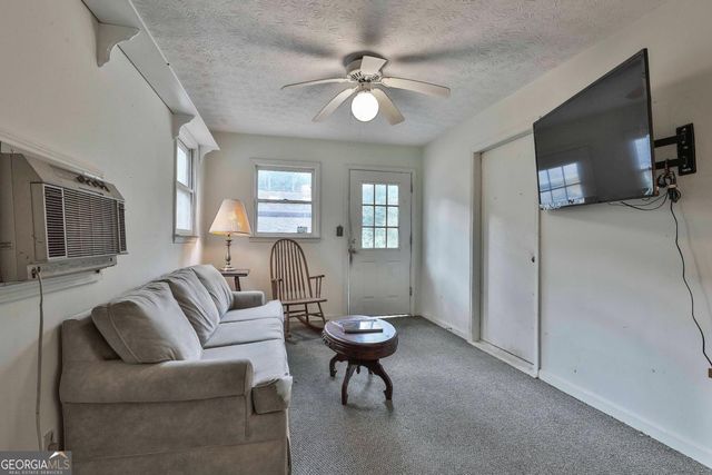 201 Maple Drive, Hogansville, GA 30230