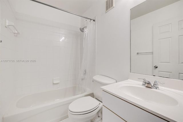 8900 NE 8th Avenue 1107, Miami, FL 33138