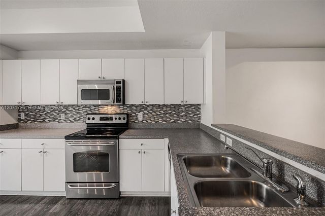 8900 NE 8th Avenue 1107, Miami, FL 33138