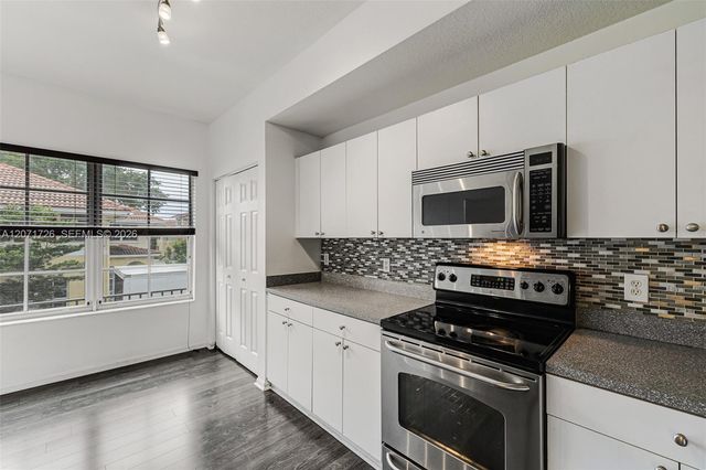 8900 NE 8th Avenue 1107, Miami, FL 33138
