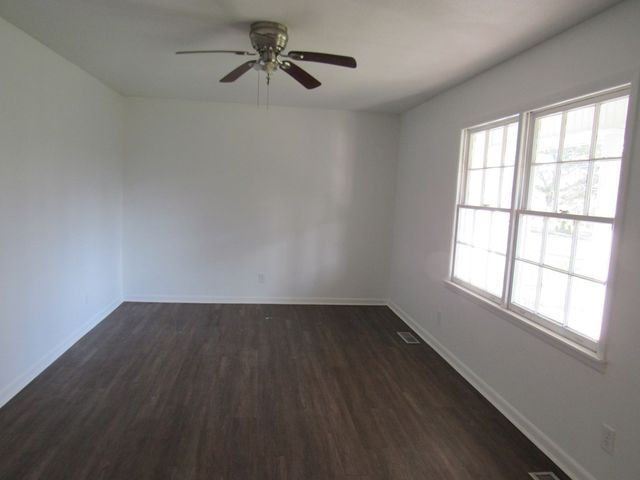 902 Deborah St, Dothan, AL 36301