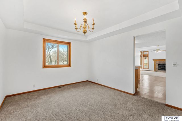 10102 S 14 Street, Bellevue, NE 68123