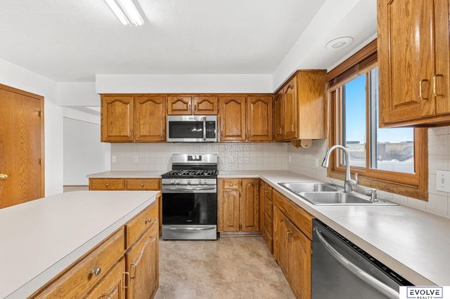 10102 S 14 Street, Bellevue, NE 68123