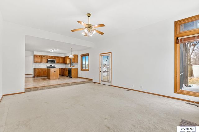 10102 S 14 Street, Bellevue, NE 68123