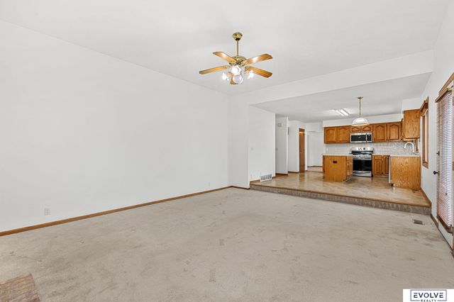 10102 S 14 Street, Bellevue, NE 68123