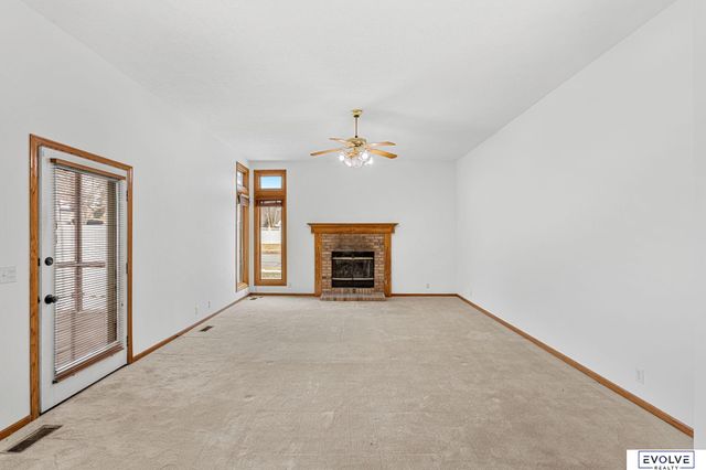 10102 S 14 Street, Bellevue, NE 68123